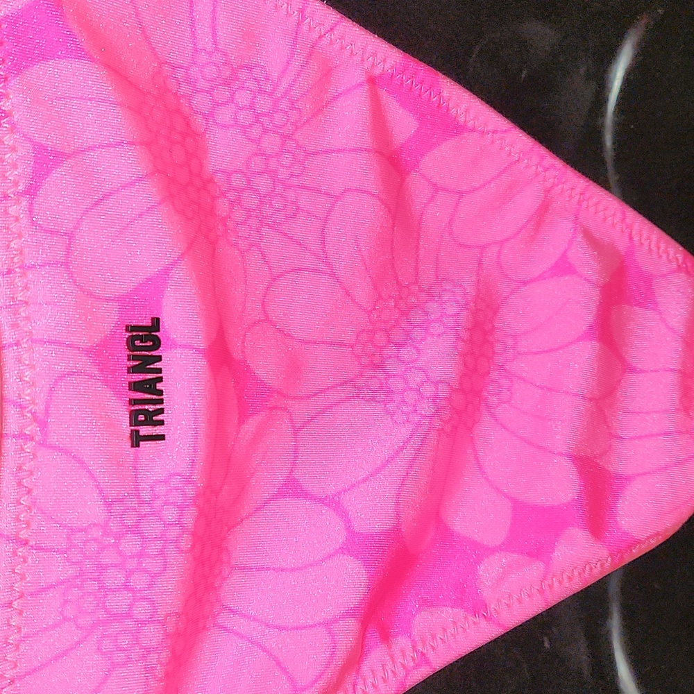Pitaya floral set with string bottom - Picture 5 of 6